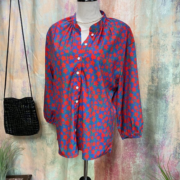 New๐Floral Blouse Button down with long Sleeves - Picture 11 of 12